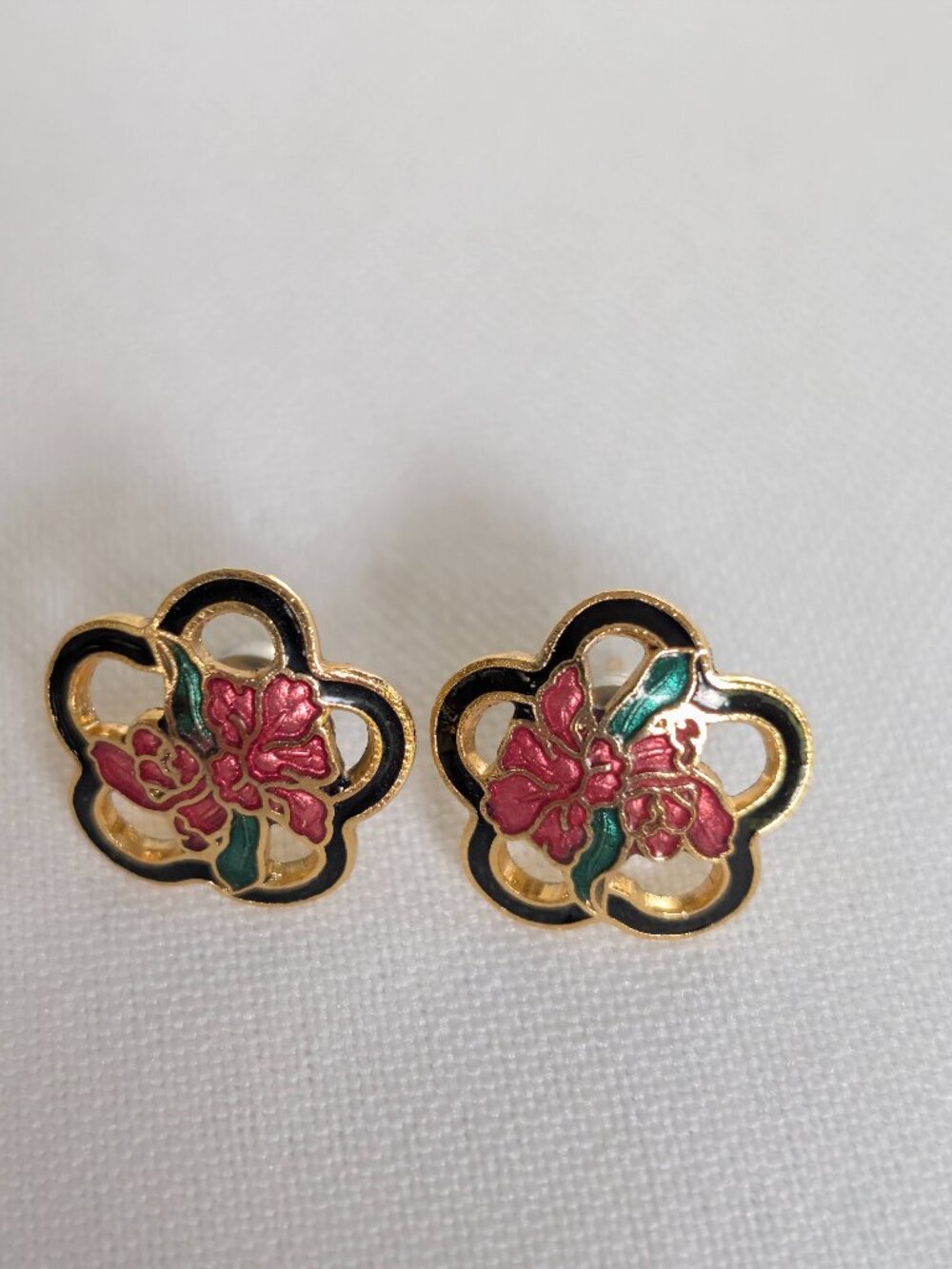 Vintage Gold Tone Cloisonné Flower Pattern Stud Earrings